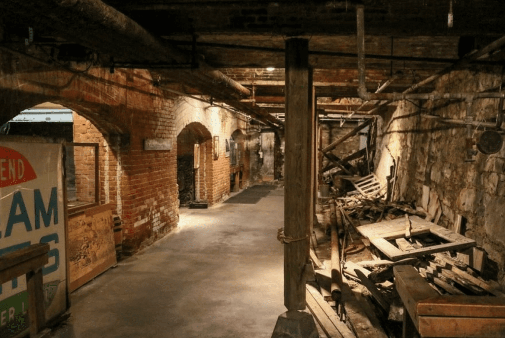 outdoor team building - Seattle Underground Tour